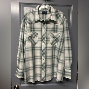 Wrangler men’s western style pearl snap shirt. Green white plaid. Size 2XL